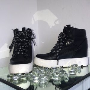 Steve Madden wedge sneaker!